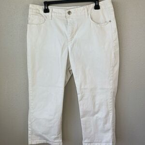NWOT Lee Classic Fit White Cropped Jeans